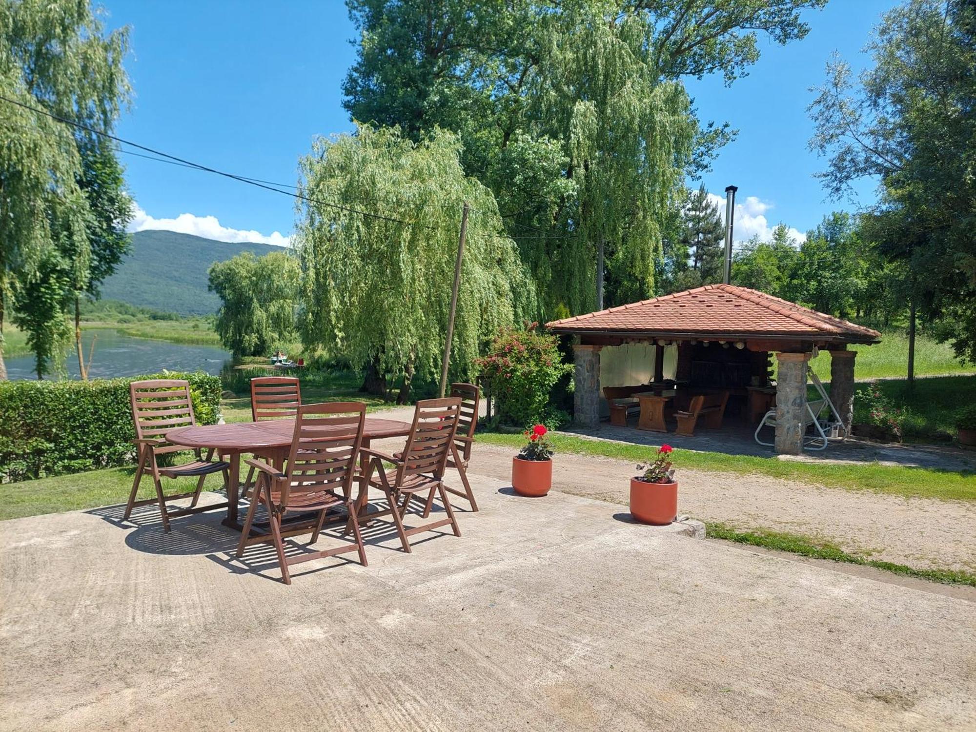 Apartamento Gacka Idila Otočac Exterior foto